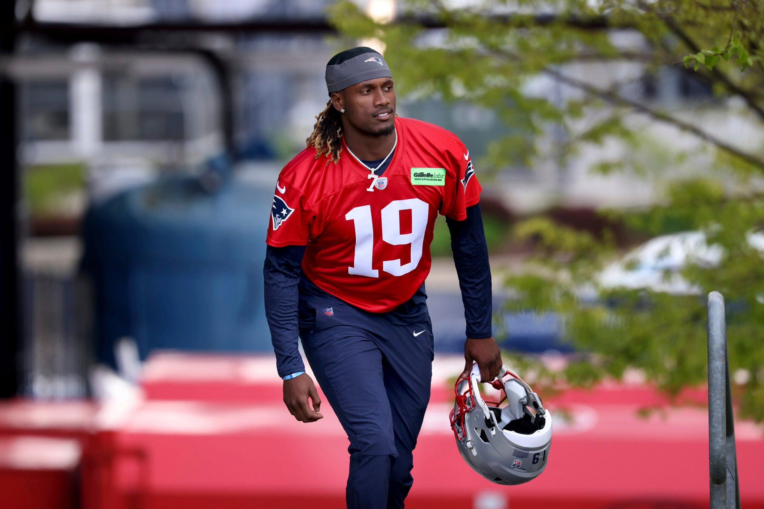 Strategies for Rookies to Thrive in New England's Vibrant Sports Environment